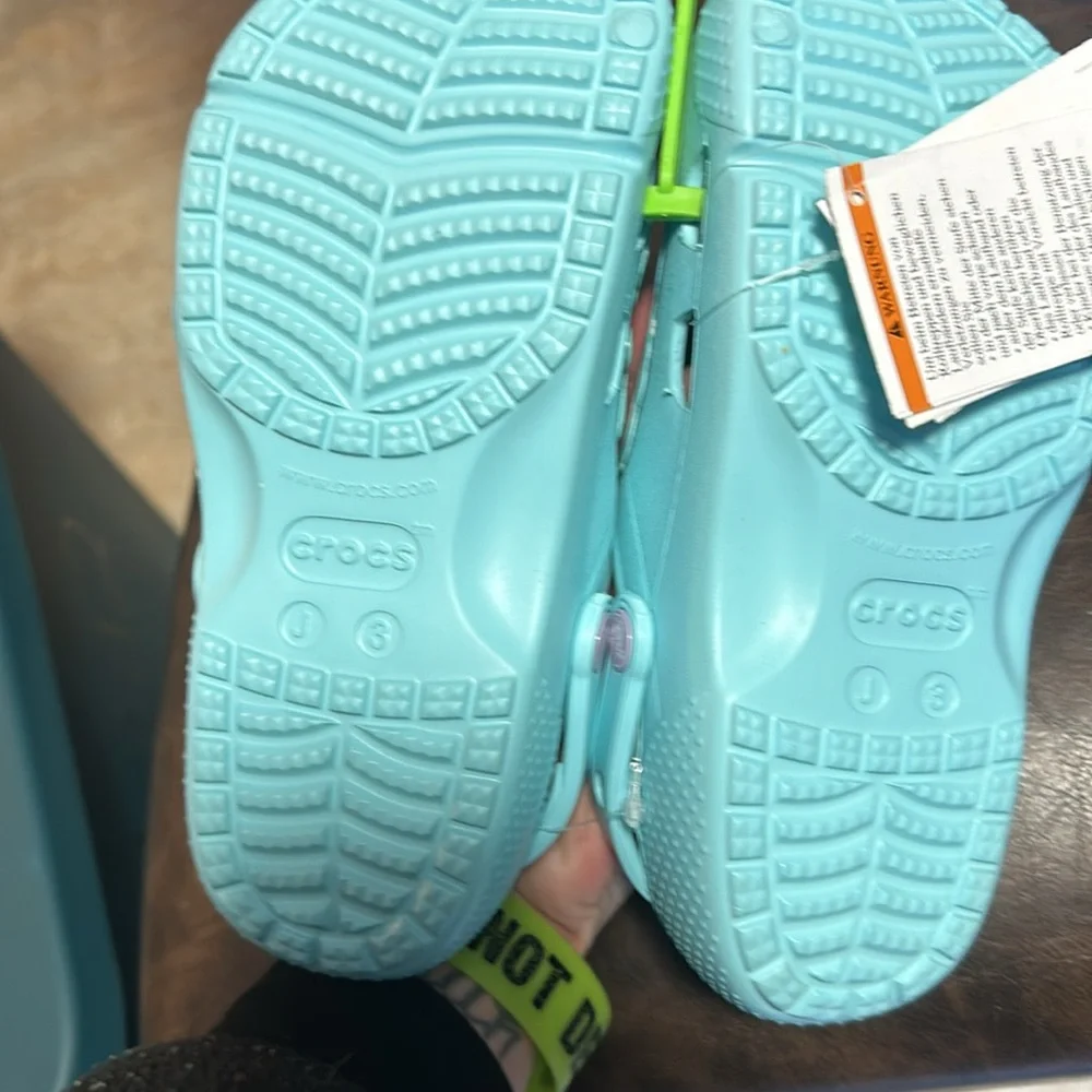 CROCS DISNEY FROZEN II CLOGS: BLUE: NEW WITH TAGS: SIZE 3